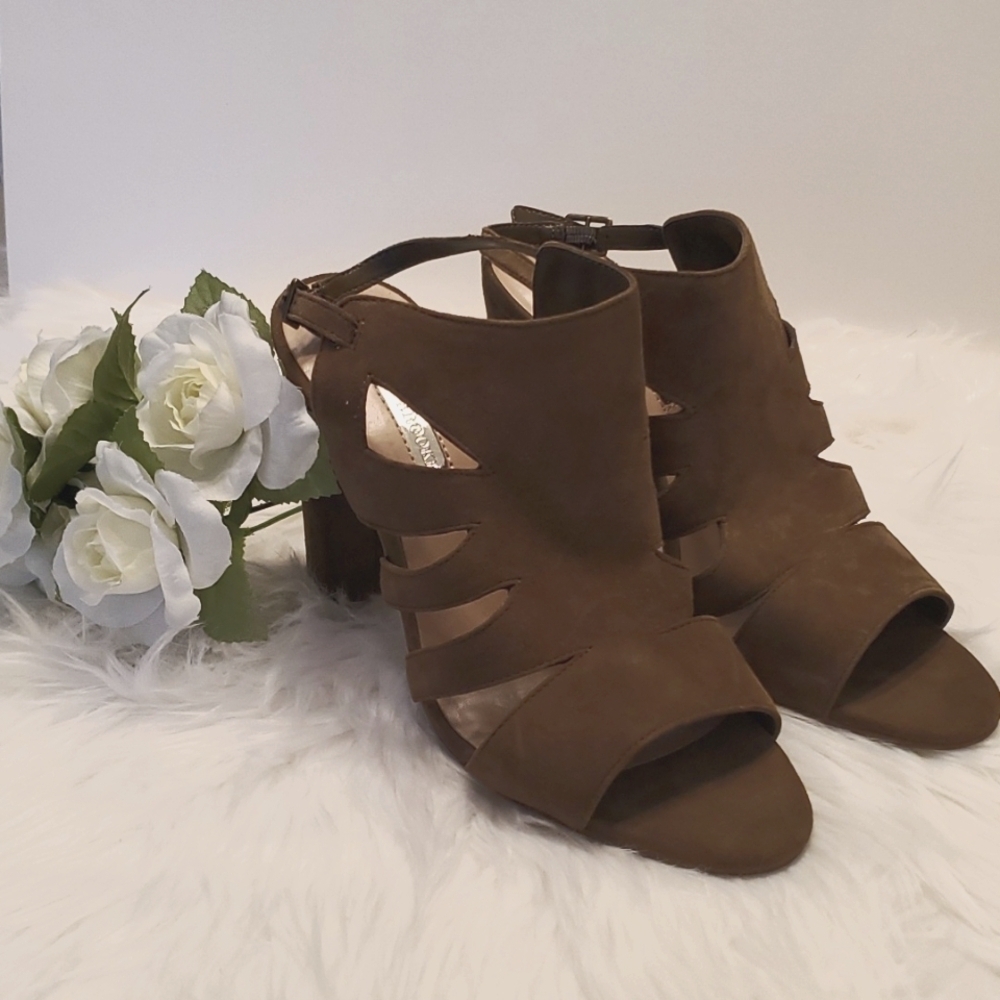 Audrey Brooke Viv Olive Green Suede Cut Out Sandal Sling Back Block Heel Size 10